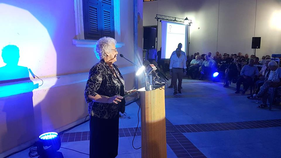 Η Θεανώ Γελαδάρη έκανε την προσφώνηση του Θανάση Λιακόπουλου (ΦΩΤΟ)