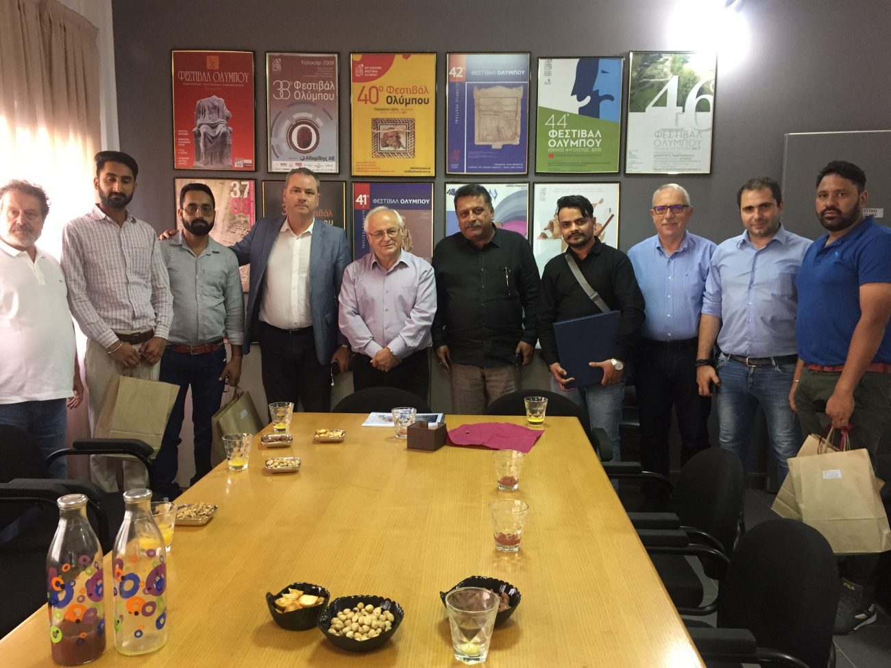 Επίσκεψη και συναντήσεις γνωριμίας πραγματοποίησε προσκεκλημένος του βουλευτή Πιερίας Κώστα Κουκοδήμου ο Ινδός παραγωγός κινηματογραφικών ταινιών Ραβίντερ Ντάρια.