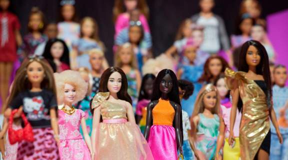 Έκπληξη το νέο επάγγελμα της Barbie – Θα κυκλοφορήσουν 4 εκδοχές