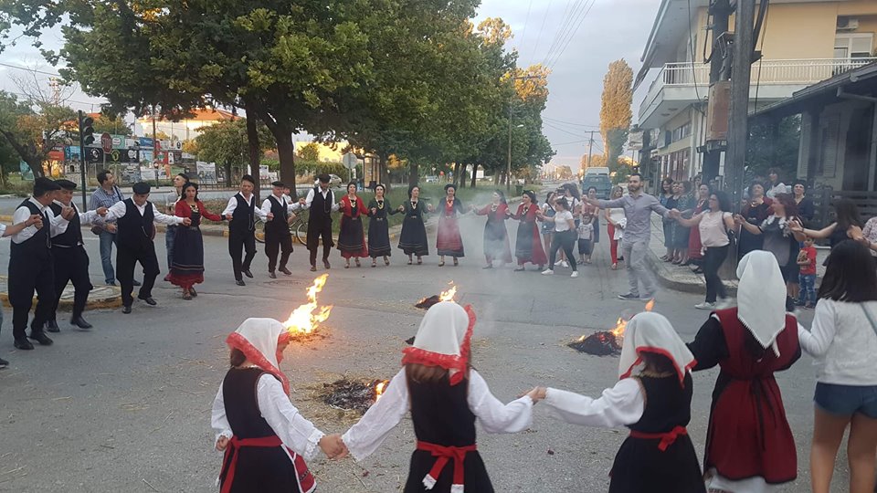 Περίσταση: Πλούσιο φωτορεπορτάζ και βίντεο από την αναβίωση του εθίμου του Κλήδονα
