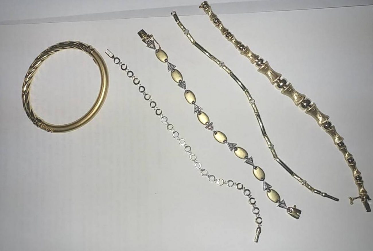 Προσποιήθηκε πωλήτρια θρησκευτικών εικόνων και έκλεψε 73χρονη