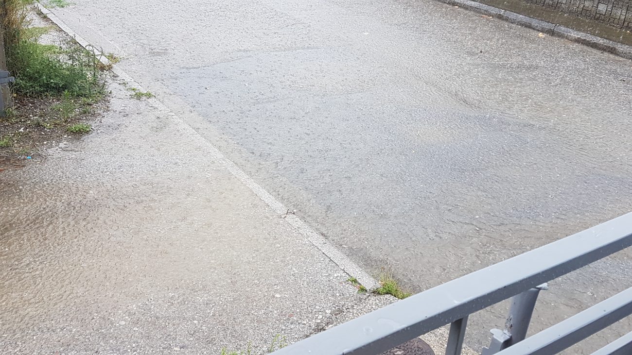 Βίντεο απο την απογευματινή μπόρα στην Περίσταση