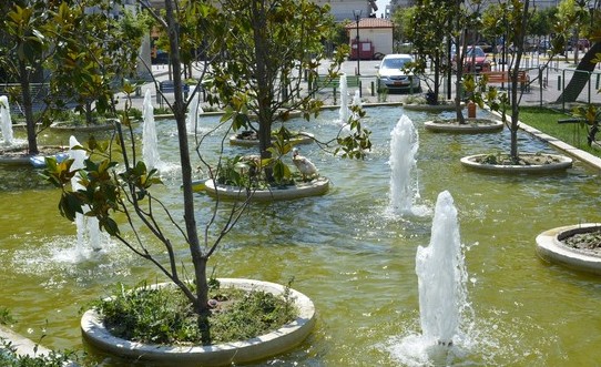 Όαση δροσιάς για όλη την οικογένεια η νέα Πλατεία Δημοκρατίας