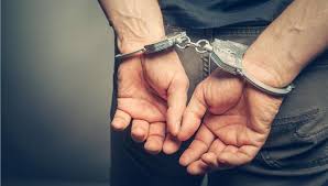 Κατερίνη: Προσποιήθηκε τον πελάτη για να κλέψει κατάστημα