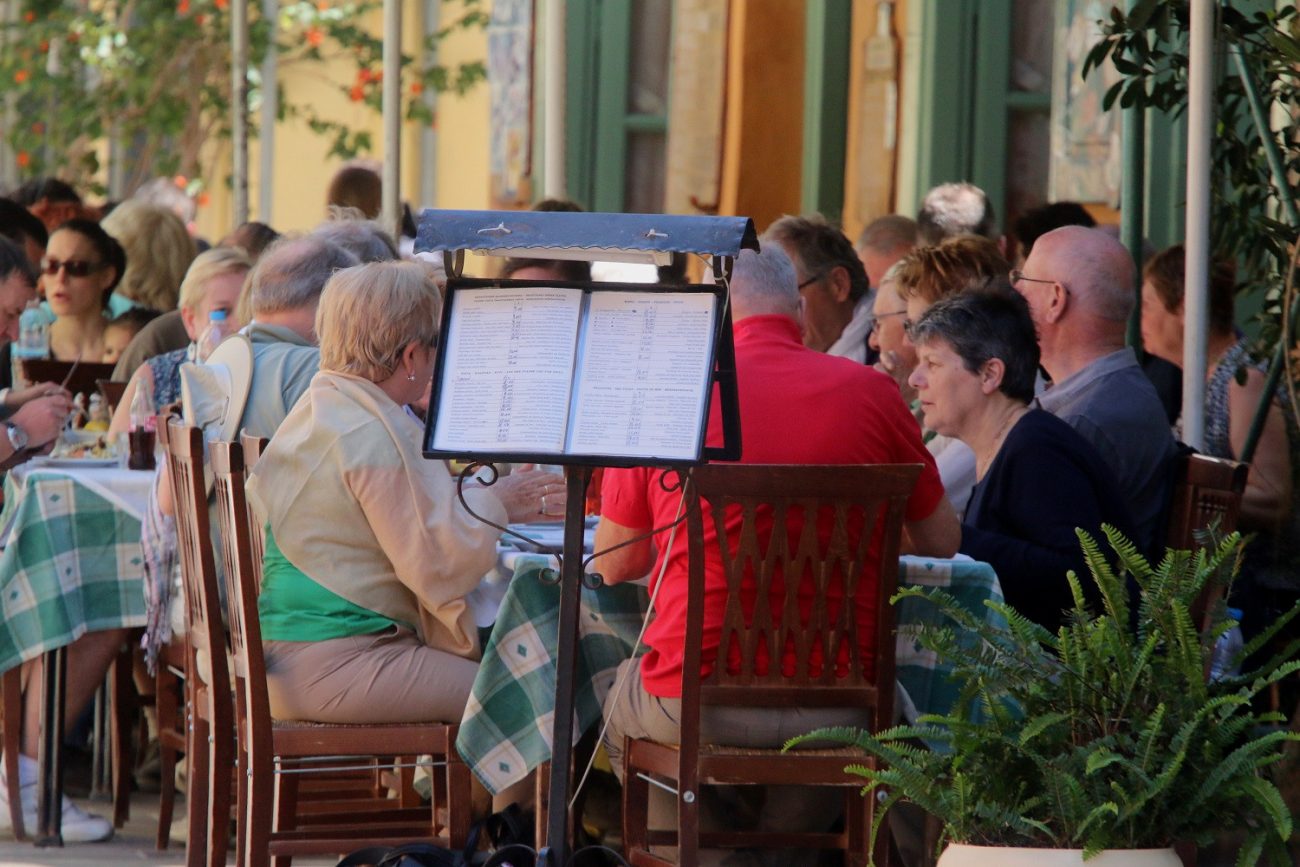 Πρόστιμο 500 ευρώ στα καταστήματα εστίασης που δεν έχουν τιμοκατάλογο σε γλώσσα Braille