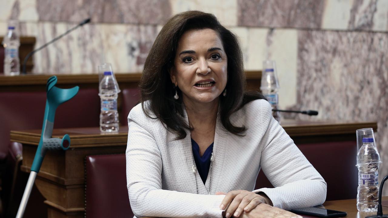 Στο νοσοκομείο η Ντόρα Μπακογιάννη μετά από χτύπημα στο κεφάλι