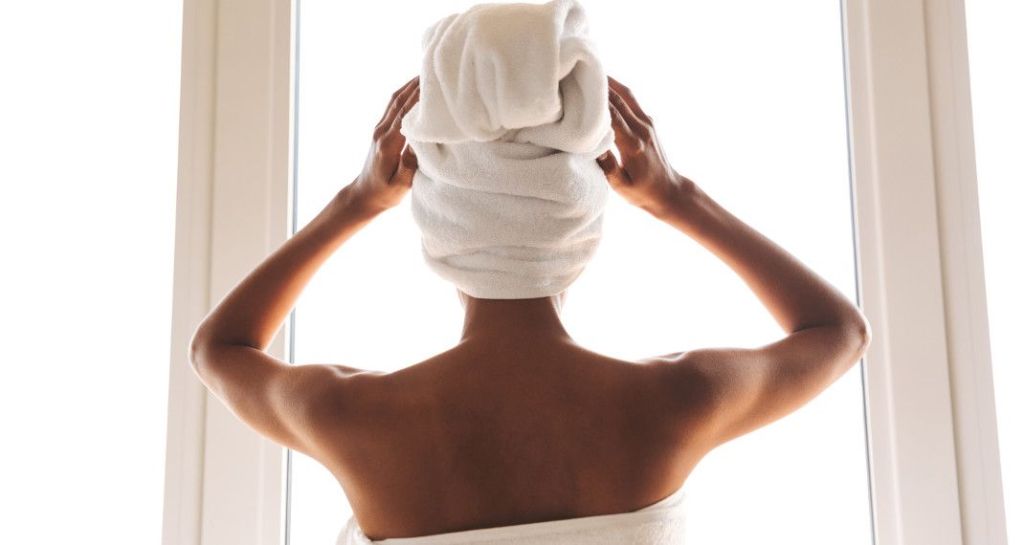 Γιατί δεν πρέπει να χρησιμοποιείς ποτέ την ίδια πετσέτα για πρόσωπο και σώμα