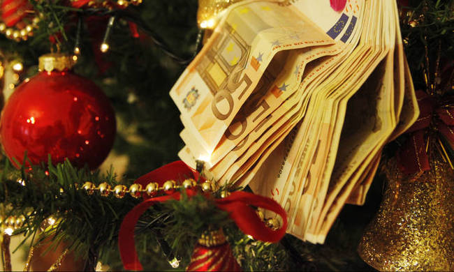 Ξεκινά η καταβολή του Δώρου Χριστουγέννων και των επιδομάτων του ΟΑΕΔ