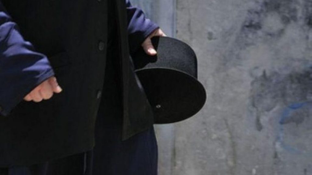 Θεσσαλονίκη: Πρώην ιερέας χάκαρε τράπεζες, έπαιρνε λεφτά και αγόραζε φαγητό για φτωχούς (ΒΙΝΤΕΟ)