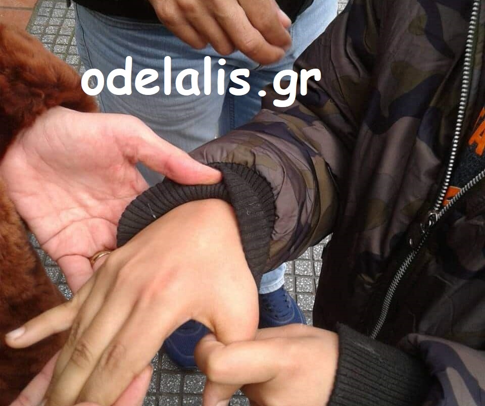 ΠΡΙΝ ΛΙΓΟ: Παιδί δέχθηκε επίθεση από σκύλο στην Πλ. Ελευθερίας (ΦΩΤΟ)