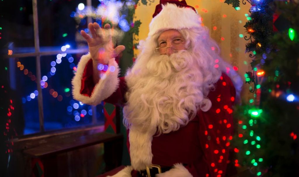 Χριστούγεννα: Βιντεοκλήσεις στον… Αη Βασίλη και ηλεκτρονικά κάλαντα φέρνει ο κορωνοϊός