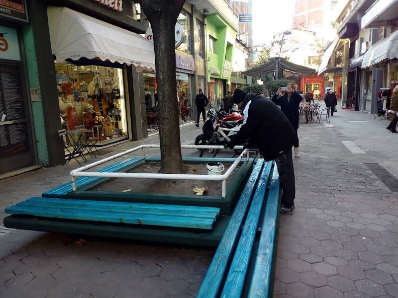 Βάφονται παγκάκια, παρτέρια, βρύσες – Παρεμβάσεις εξωραϊσμού & συντήρησης κοινόχρηστων χώρων