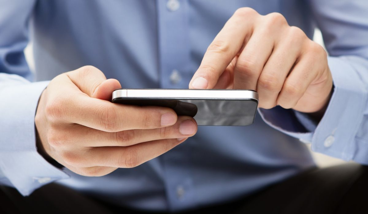 Άγχος και διάσπαση προσοχής: Οι σοβαρές επιπτώσεις από την κατάχρηση του smartphone