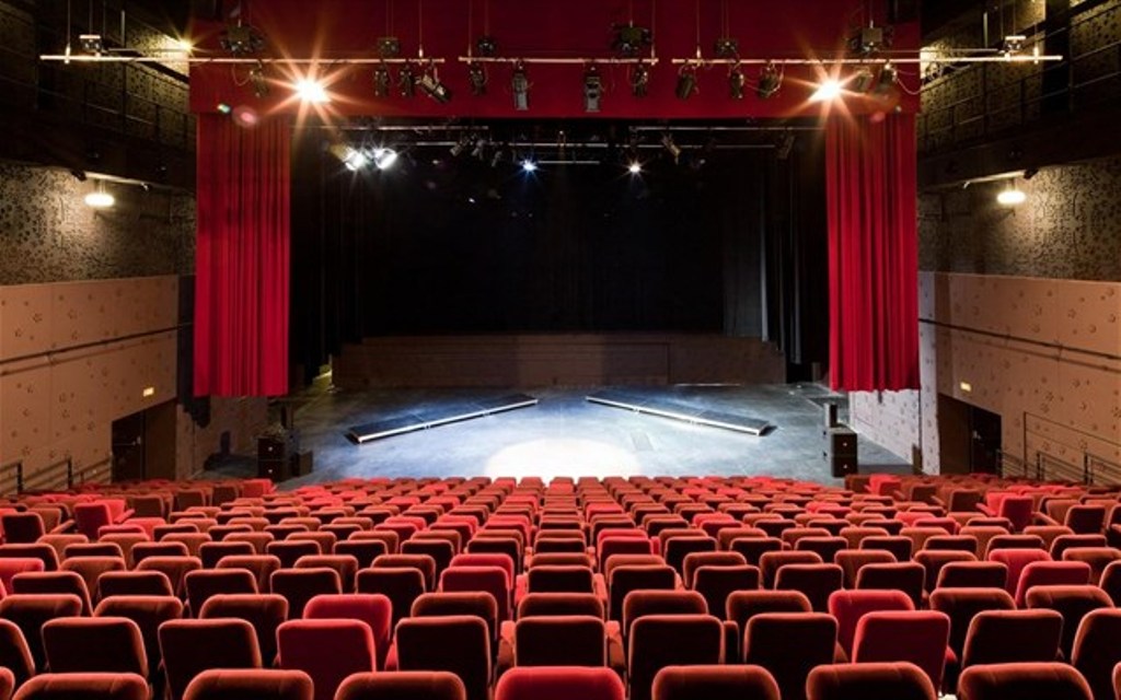 To Δημόσιο θα αγοράζει τις κενές θέσεις σε θέατρα, σινεμά, συναυλίες και ΚΤΕΛ!