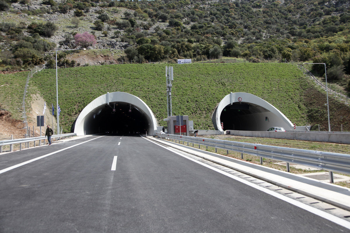 Κλειστές σήμερα το βράδυ οι σήραγγες στα Τέμπη