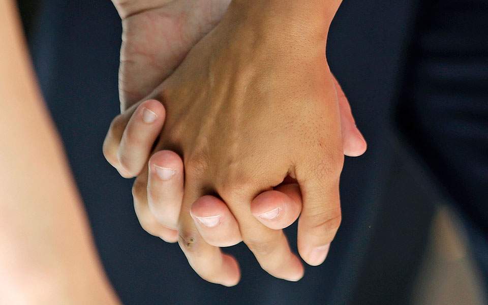 Δεν υπάρχει γονίδιο της ομοφυλοφιλίας – Ανούσιες και άχρηστες οι δήθεν «θεραπείες»