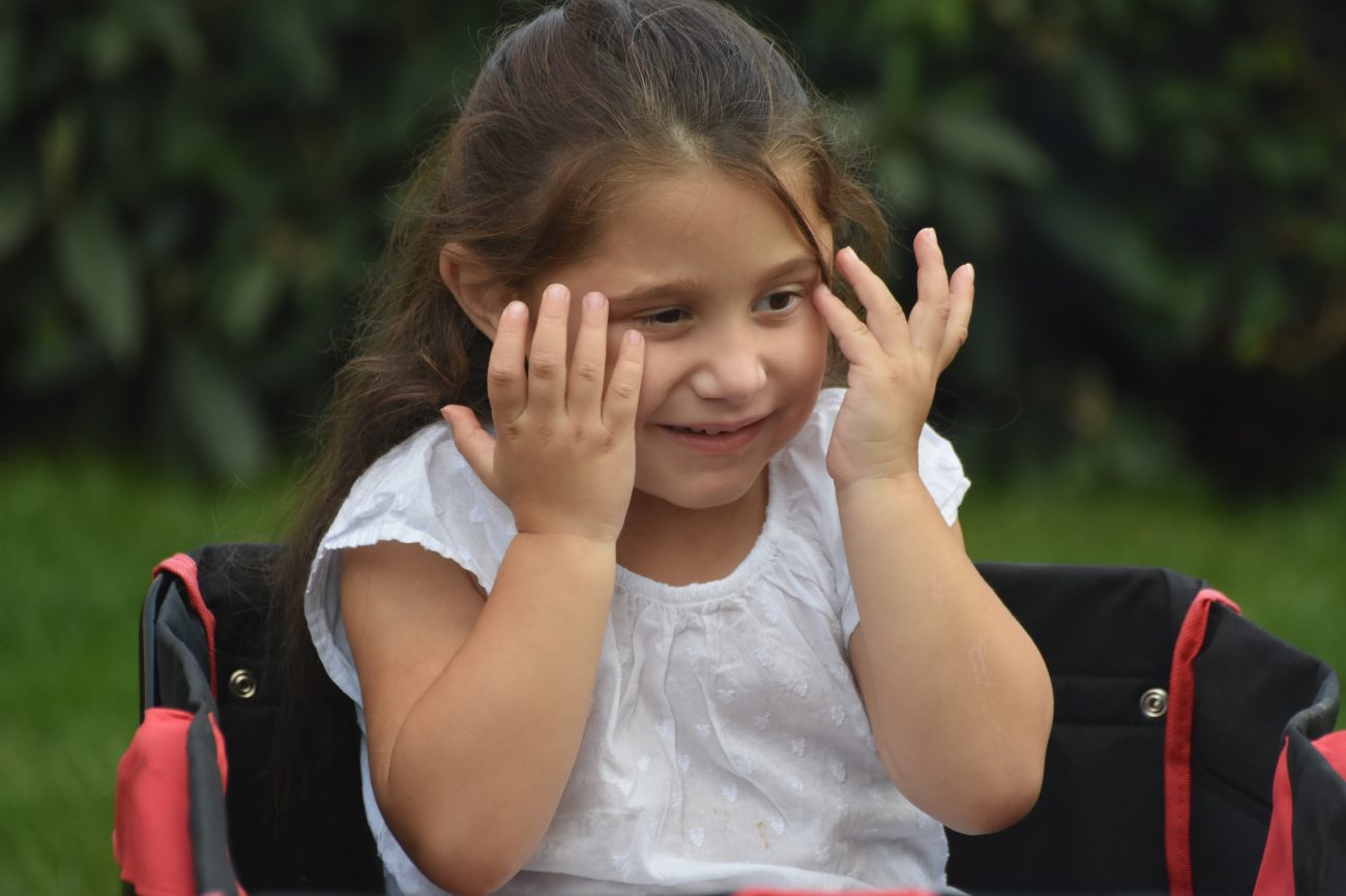 SOS: Η μικρή Ελένη χρειάζεται τη βοήθειά μας