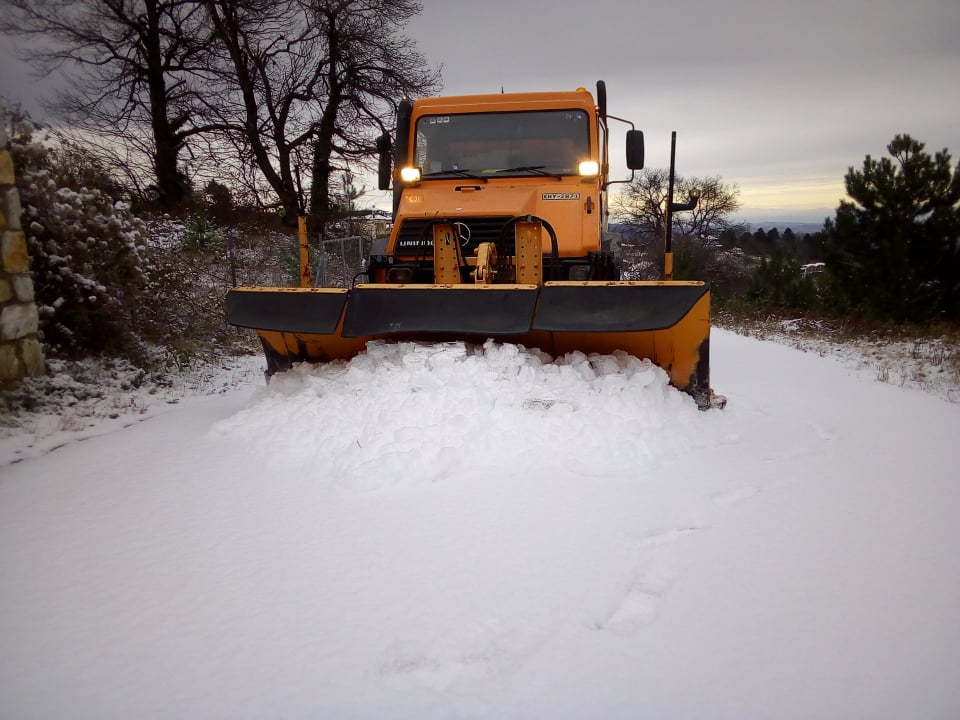 Στο Ελατοχώρι, την Άνω & Μεσαία Μηλιά επιχειρεί με μηχανήματα ο Δήμος Κατερίνης
