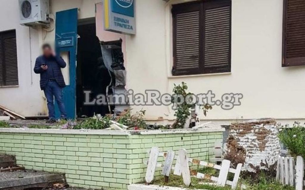 «Γκαντέμηδες» κλέφτες στην Εύβοια – Προσπάθησαν να ανατινάξουν ΑΤΜ και έφυγαν χωρίς ευρώ