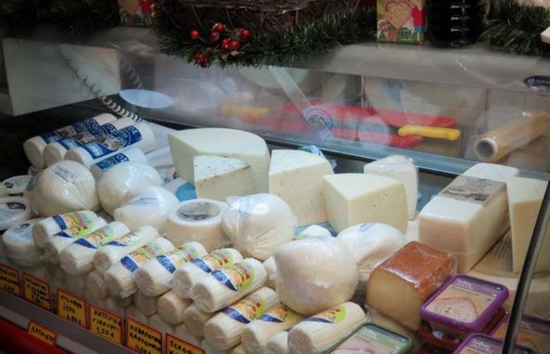 Ρόδος: Μοίρασαν σε άπορους τυρί με ημερομηνία λήξης από το 2009!