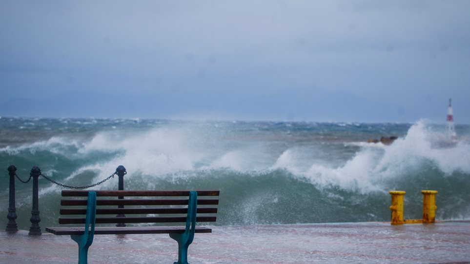 Απαγορευτικό απόπλου από λιμάνια λόγω των θυελλωδών ανέμων