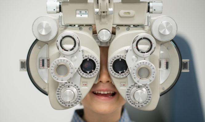 Μυωπία στα παιδιά: Οι πολυεστιακοί φακοί επαφής επιβραδύνουν την εξέλιξη της μυωπίας