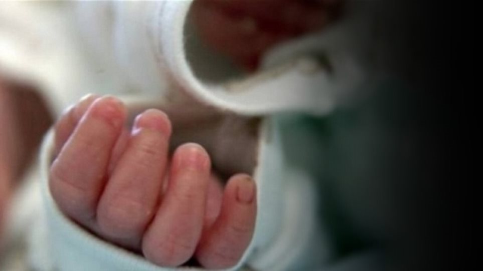 Βρετανία: Άνδρας άφησε μωρό δύο μηνών να πάρει κοκαΐνη – Πώς το κατάλαβε η μητέρα