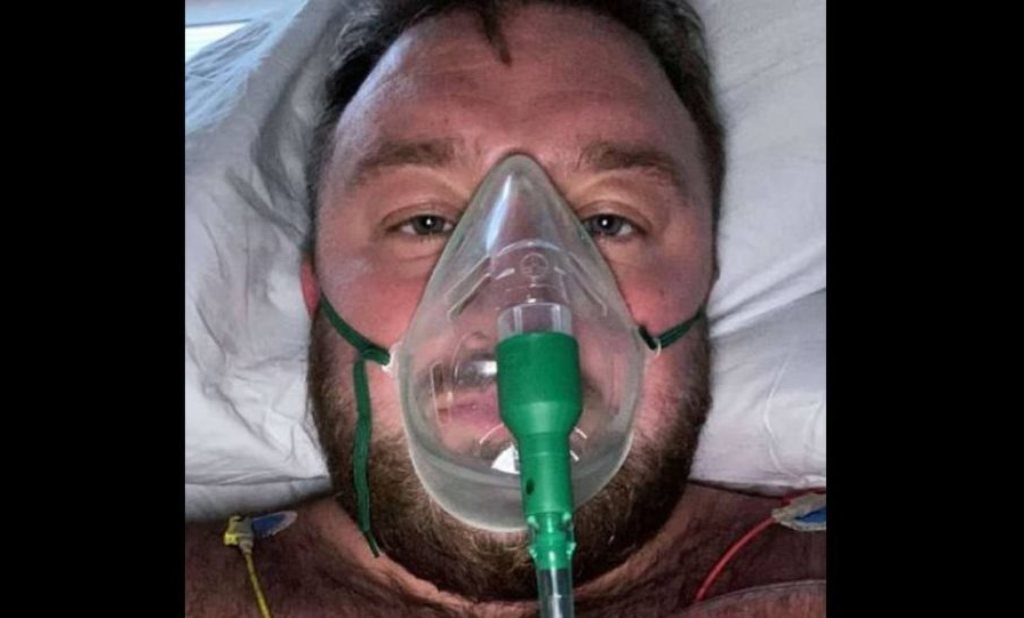 Κορωνοϊός: «Νόμιζα ότι είναι ανοησία» λέει 29χρονος Βρετανός αρνητής μέσα από το νοσοκομείο