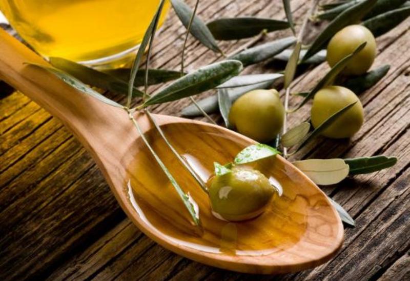 Τα θαυματουργά οφέλη του ελαιόλαδου στη μακροζωία και στη νόσο Αλτσχάιμερ