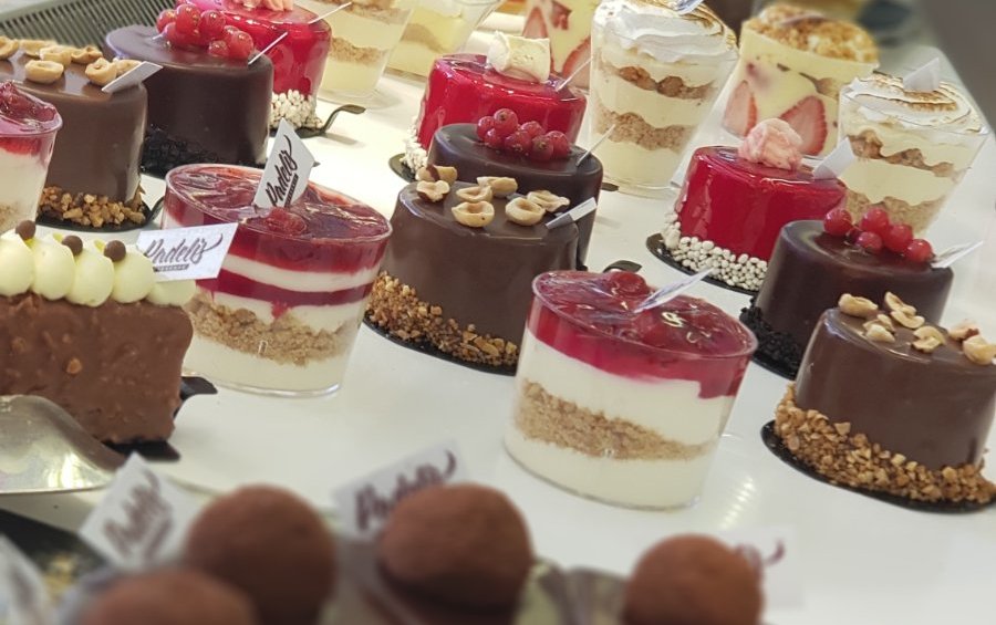 Καφεζαχαροπλαστείο «Παντελής»: Οι γλυκές γεύσεις στον… φυσικό τους χώρο!