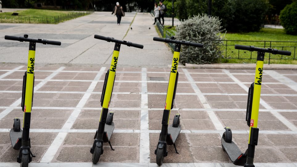 Νέοι κανόνες κυκλοφορίας για ηλεκτρικά πατίνια & rollers – Υπεύθυνοι οι δήμοι