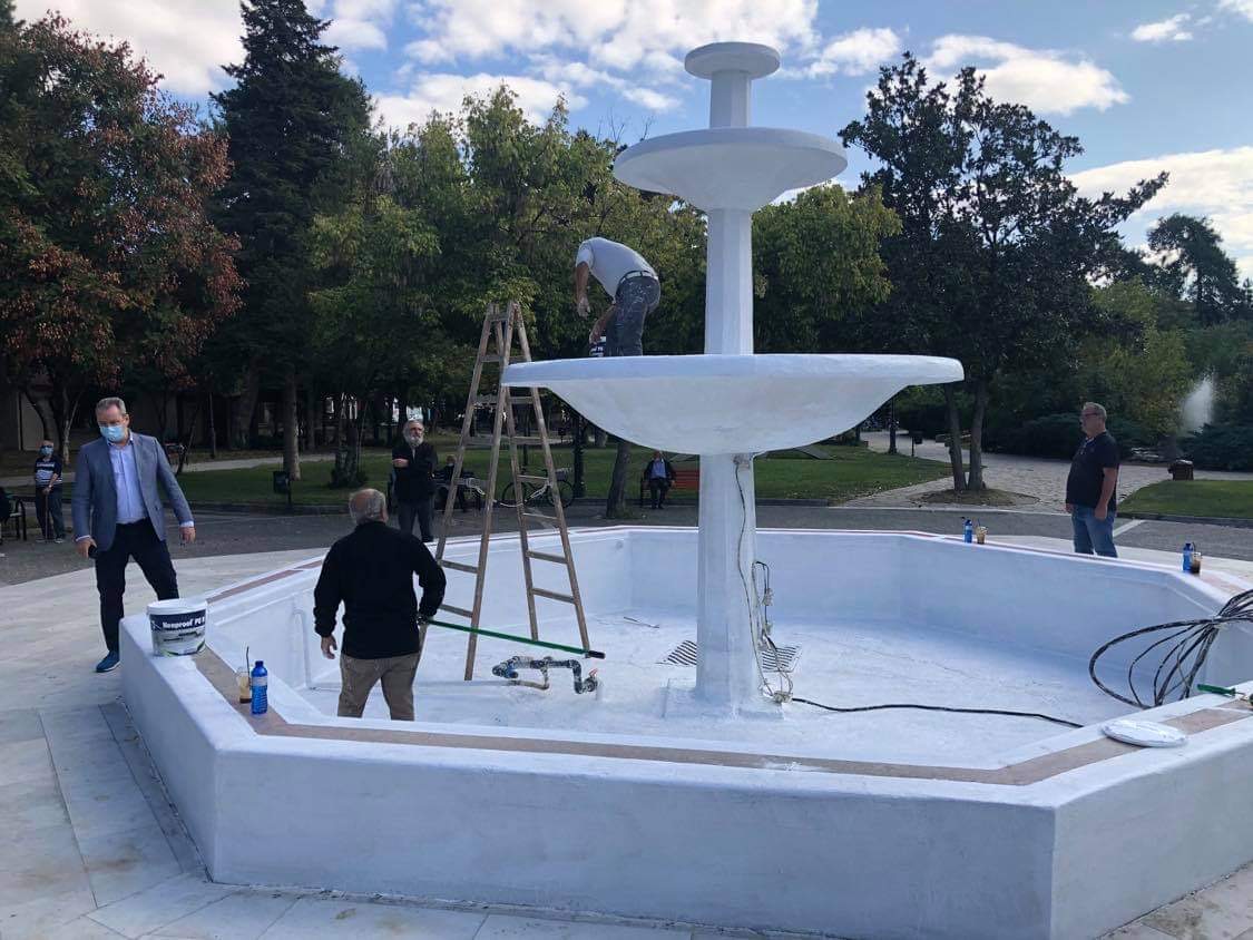 Ανανεωμένο & καθαρό «επιστρέφει» το σιντριβάνι-τοπόσημο του δημοτικού πάρκου Κατερίνης