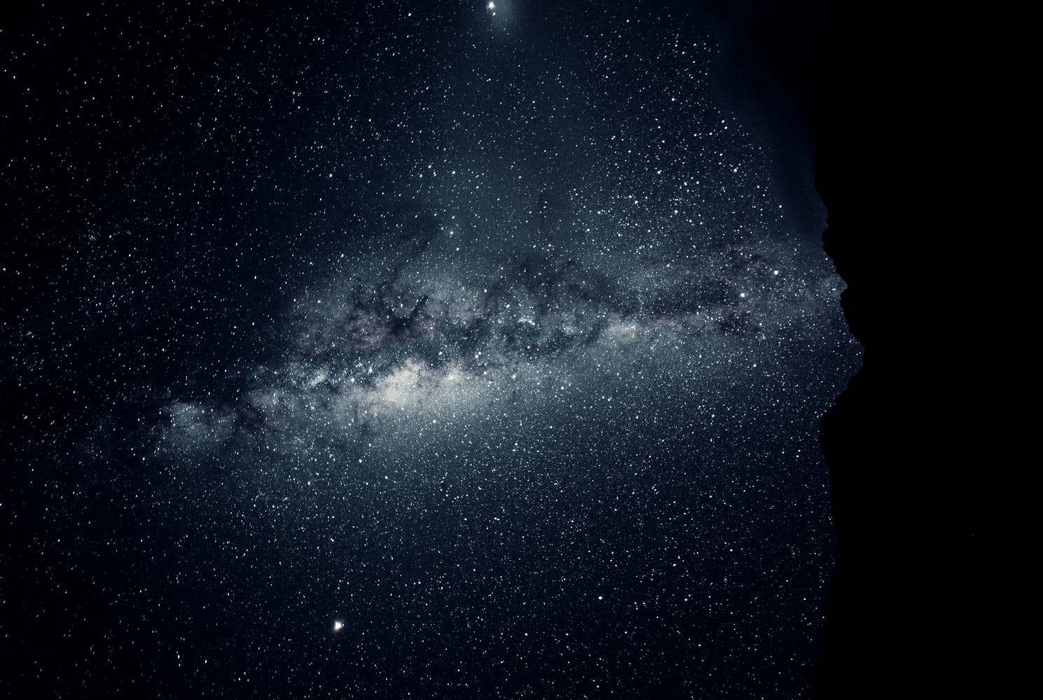 Πλανήτης Άρης: Ενδείξεις για έκρηξη ηφαιστείου πριν 53.000 χρόνια, αλλά και για αρχαία μεγα-πλημμύρα