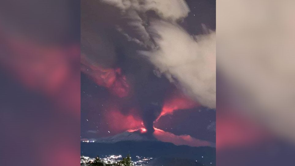 Ξύπνησε η Αίτνα και «βρυχάται» – Σιντριβάνια λάβας ύψους 100 μέτρων