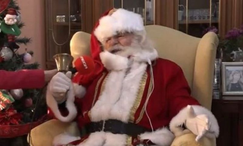 Ο Άη Βασίλης του ιστορικού πολυκαταστήματος «Μινιόν» φοράει ακόμα τη στολή του! (ΒΙΝΤΕΟ)