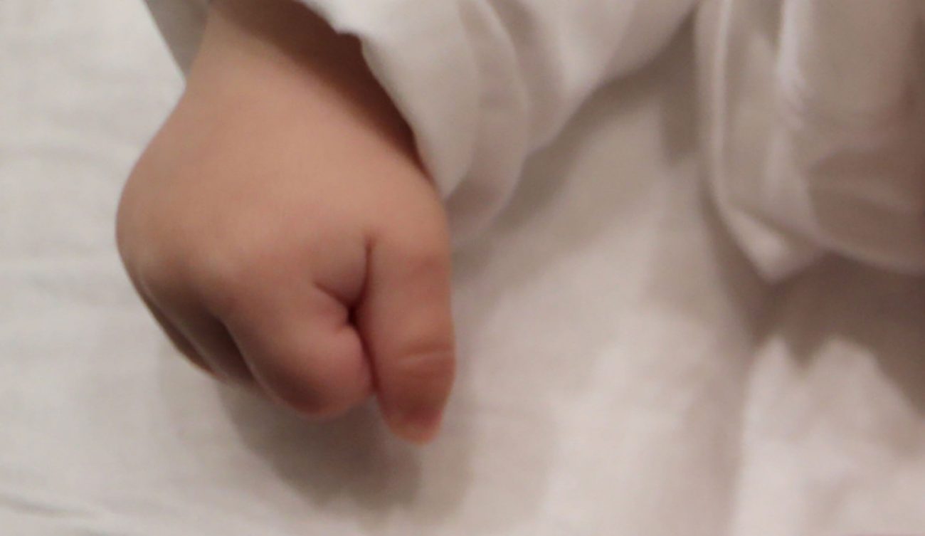 Επίδομα γέννας: Πόσοι θα λάβουν αναδρομικά – Πότε η πρώτη πληρωμή με τα αυξημένα ποσά