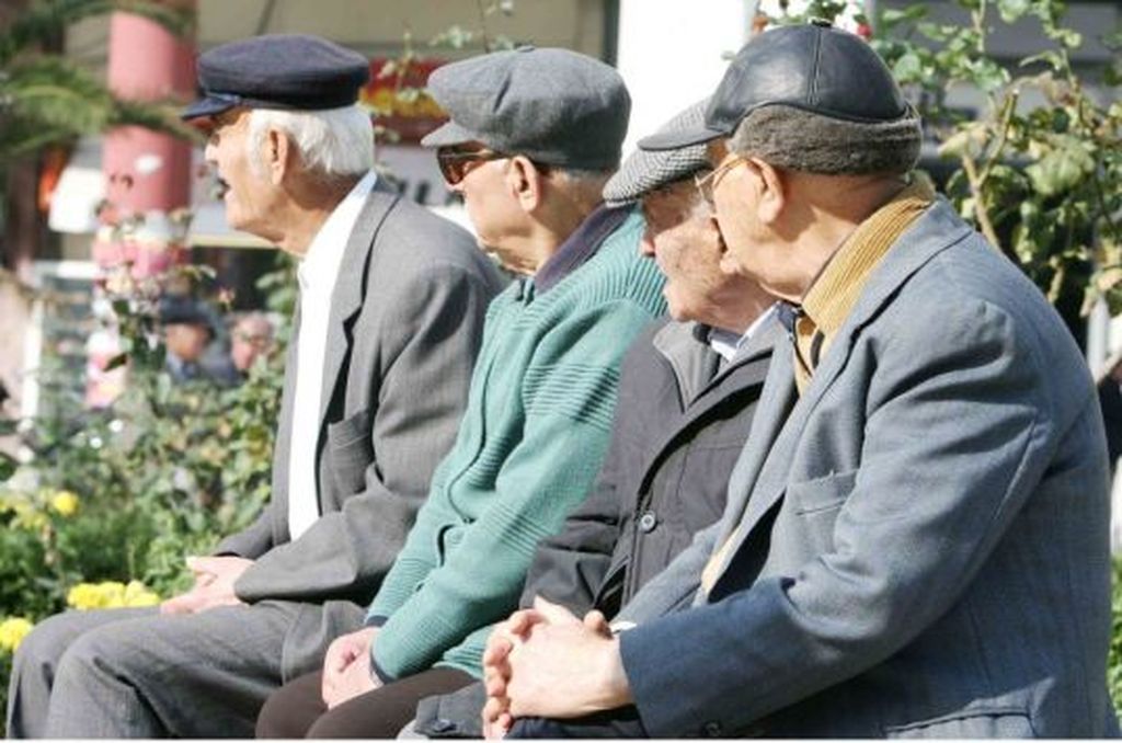 Οι άνω των 60 χωρίς τρίτη δόση μπαίνουν σε… lockdown από Δευτέρα