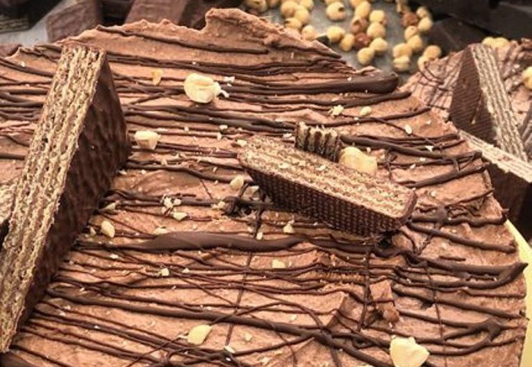 Τούρτα σοκολάτας με γκοφρέτες