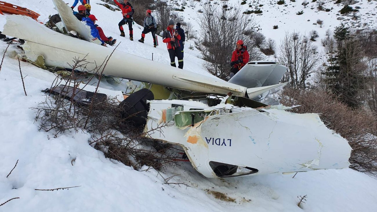 Φωτογραφίες από την επιχείρηση ανάσυρσης της σορού του άτυχου πιλότου