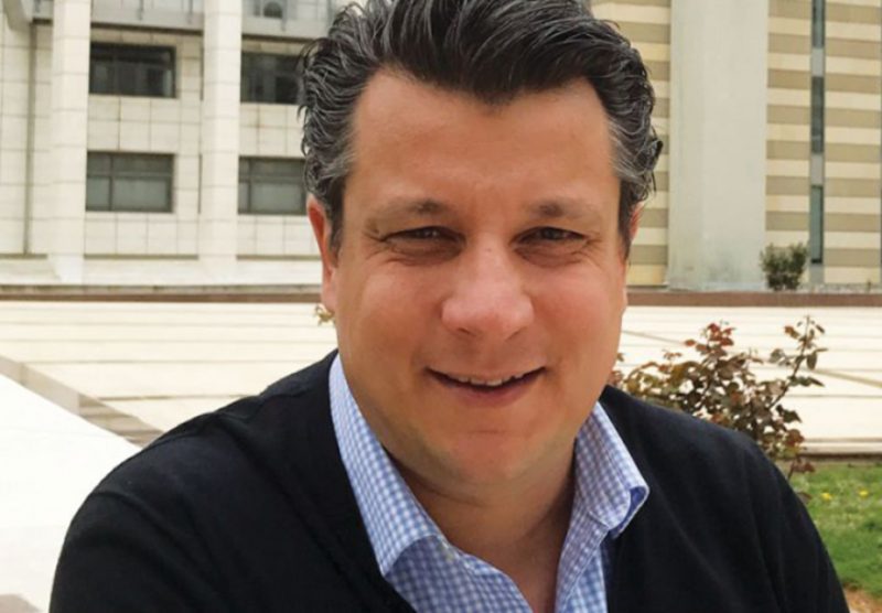 Δερμιτζάκης: «Bγάλτε τον κόσμο έξω, ανοίξτε την εστίαση»…