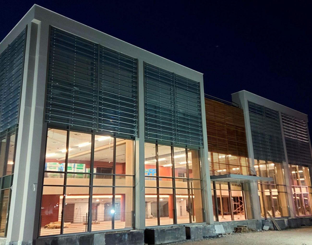 Εντυπωσιακός ο φωτισμός του υπό κατασκευή Πολιτιστικού Κέντρου Κατερίνης (ΒΙΝΤΕΟ & ΦΩΤΟ)