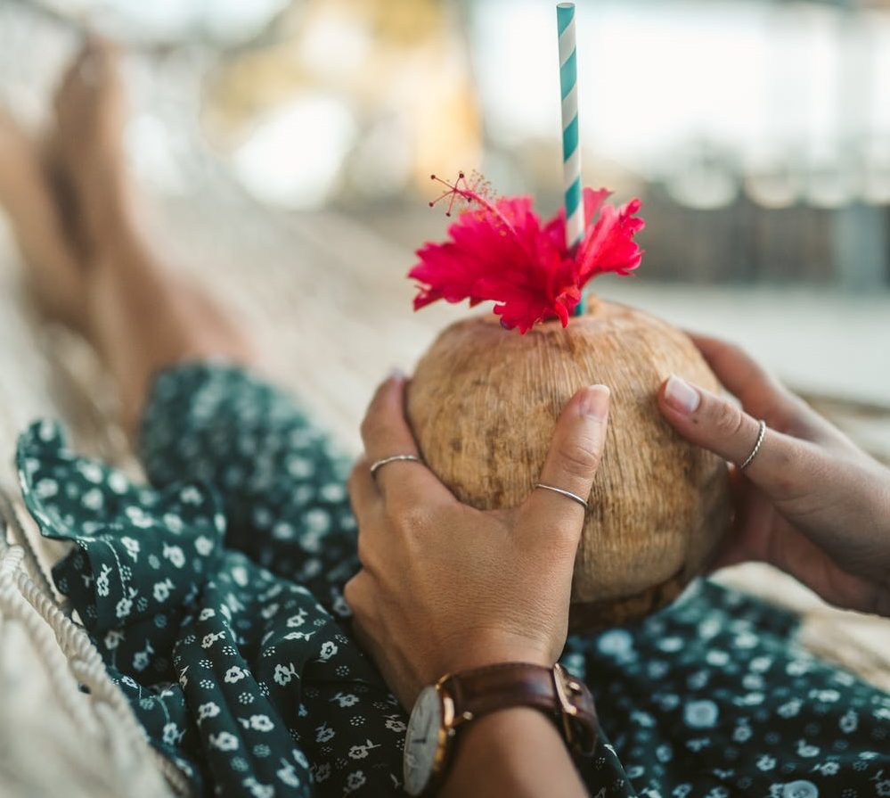 Ανοίγουν το Σάββατο οι πλαζ, από Δευτέρα τα σχολεία και έπεται ο τουρισμός