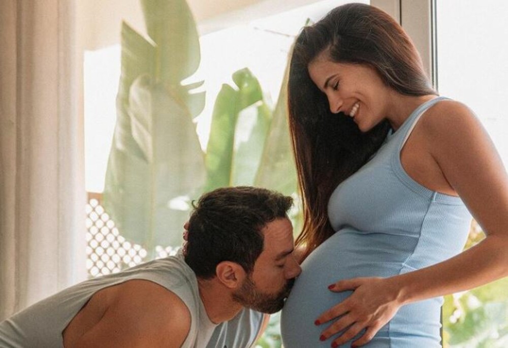 Χριστίνα Μπόμπα και Σάκης Τανιμανίδης έγιναν γονείς – Η πρώτη φωτογραφία με τα δίδυμα