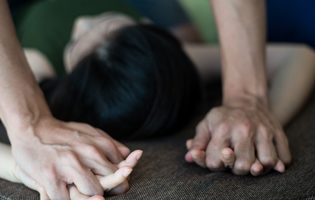 Ελληνικό #metoo: Στον εισαγγελέα γνωστός ηθοποιός και μουσικός – Καταγγέλθηκε από τέσσερις γυναίκες για βιασμό