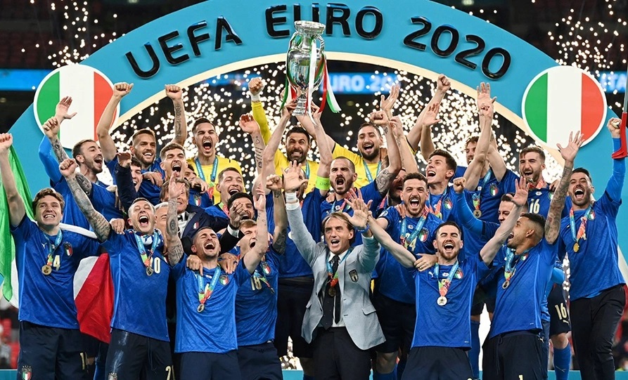 Euro 2020: Viva Italia! Σήκωσε το πρωτάθλημα Ευρώπης μέσα στο Λονδίνο