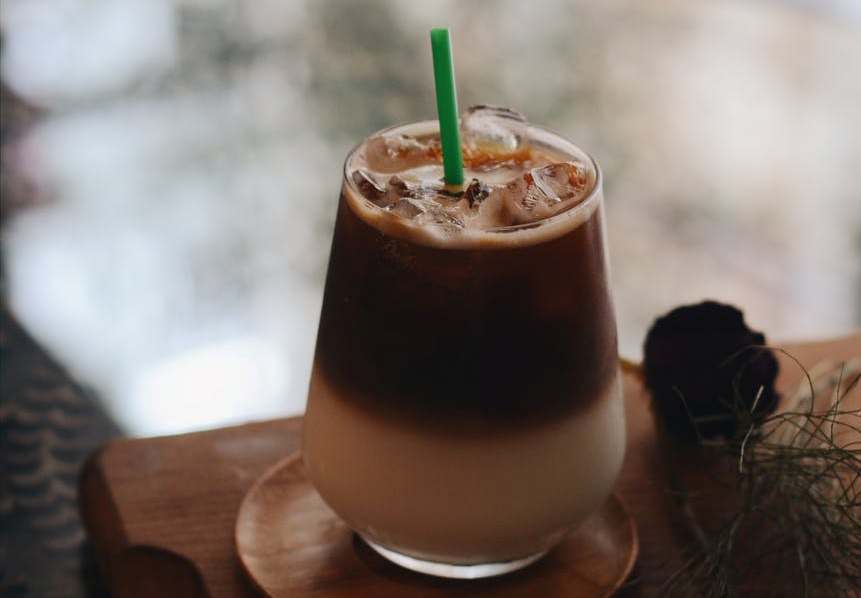 Φτιάξτε κρύο καφέ σπίτι σαν έμπειροι baristi