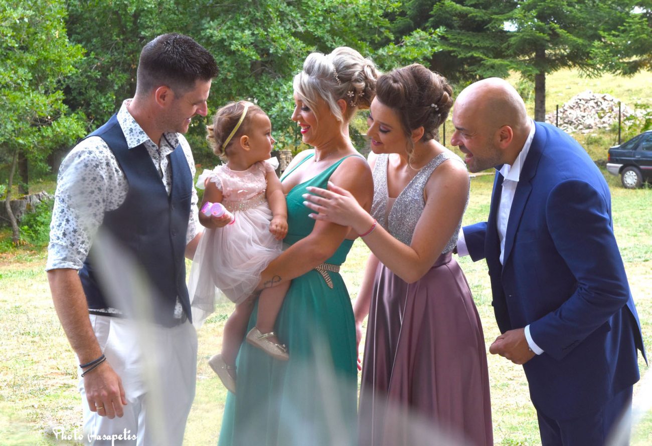 Η όμορφη βάπτιση της Χρύσας – Κωνσταντίνε και Πελαγία να σας ζήσει!