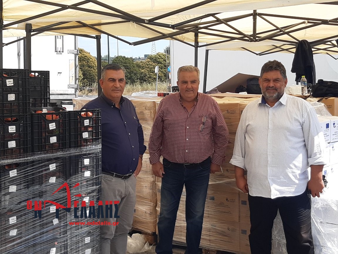 Πιερία: «Παρών» στη διανομή προϊόντων στην Κονταριώτισσα το αχτύπητο «τρίδυμο» από τη Δ.Ε. Δίου