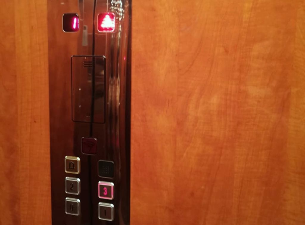 Ασανσέρ: Ανοίγει πλατφόρμα για πιστοποίηση, ποιοι πρέπει να κάνουν δήλωση