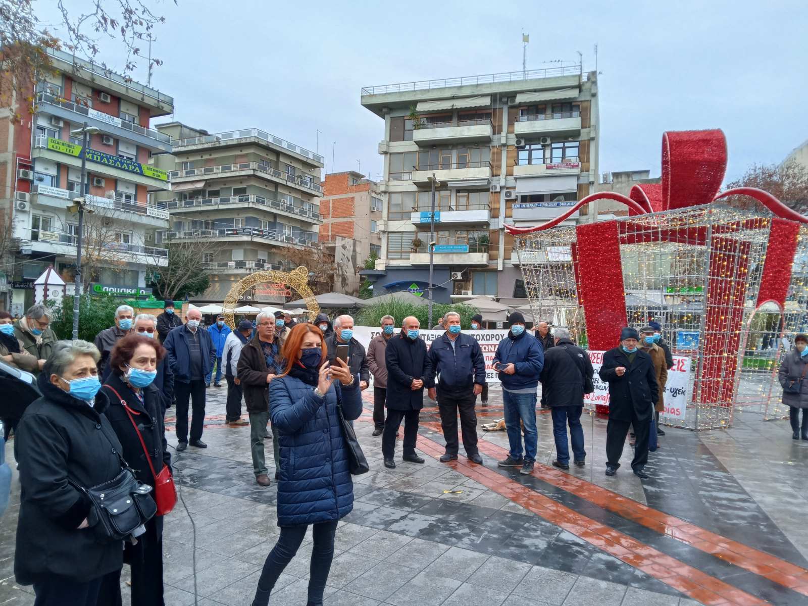 Κατερίνη : Συνταξιούχοι όλων των ταμείων διαμαρτυρήθηκαν στην πλατεία Ελευθερίας